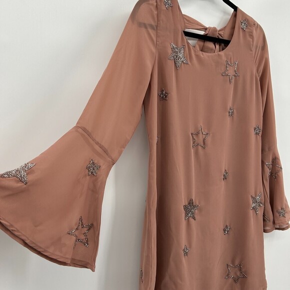 NWT CHASER Blush Pink Beaded Star Peplum Sleeve Open Back Mini Dress Size Medium - Picture 4 of 9